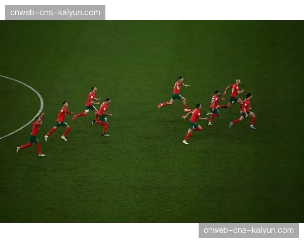 特写：点球大战失利后，英格兰女足门将厄普斯黯然神伤